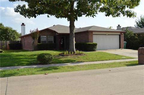 4104 Honeysuckle Dr