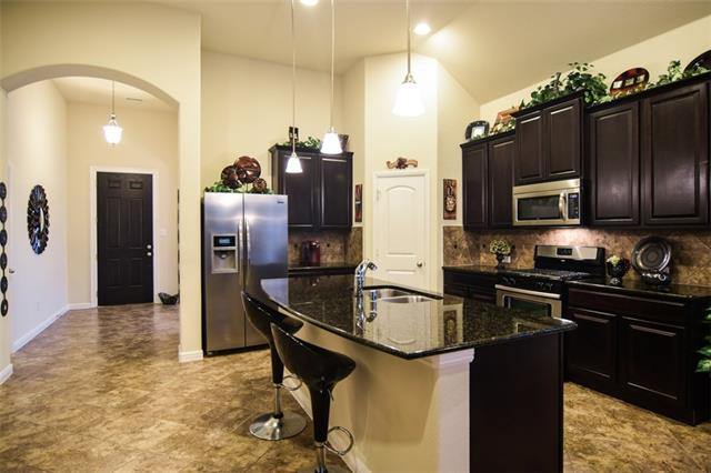 For Sale: 5017 White Spruce Dr Mckinney, TX 75071