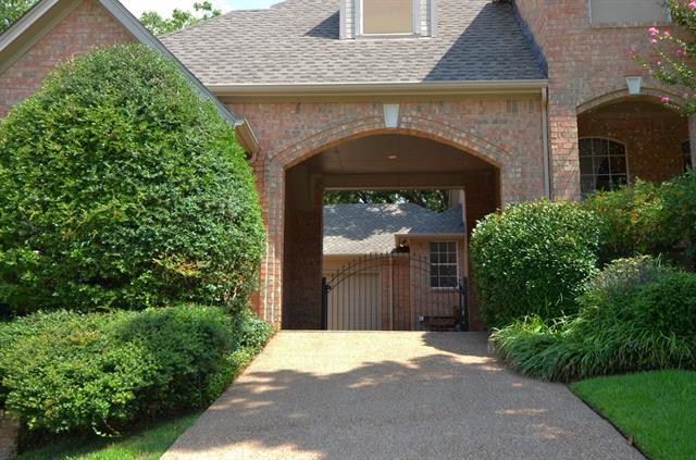 2865 Woodhollow Dr
