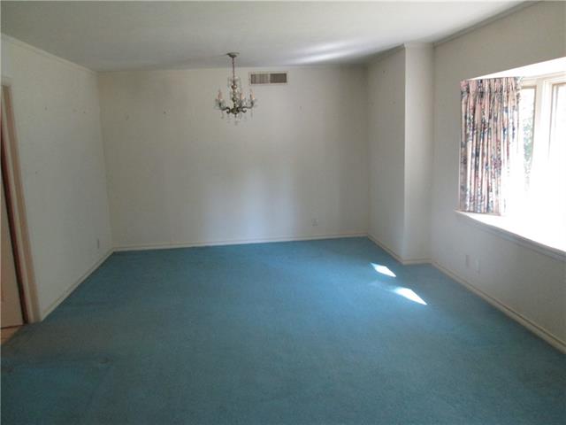 714 Laguna Dr