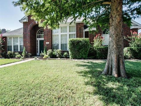 8913 Greentree Dr