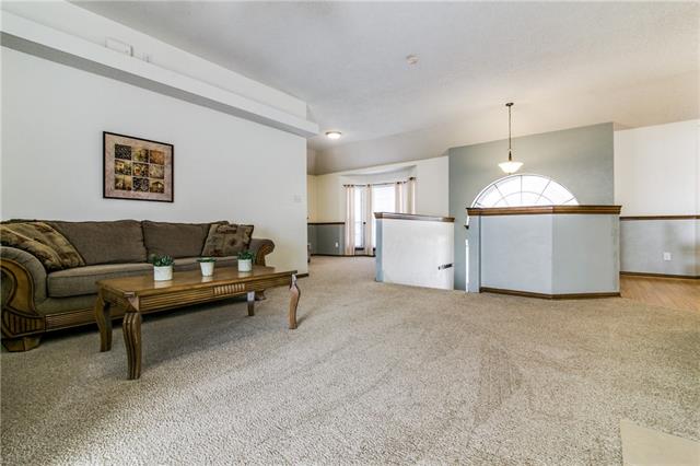 7310 Lynn Dr