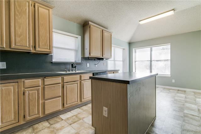 7310 Lynn Dr
