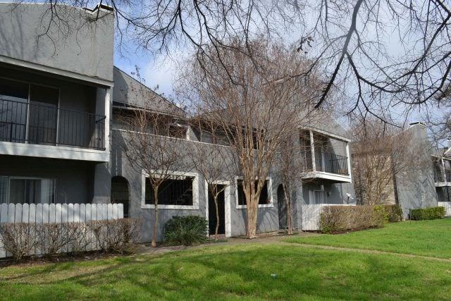 5003 Skillman St #111
