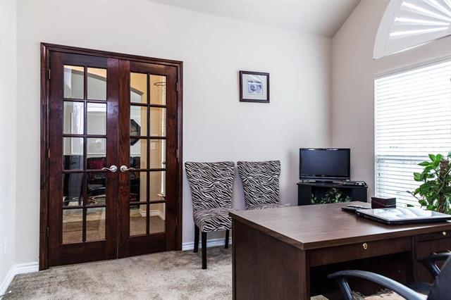 For Sale: 412 Crestone St Desoto, TX 75115