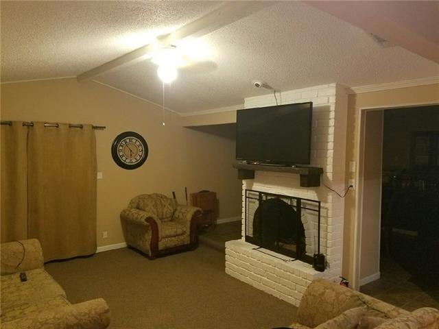 For Sale: 146 S Crestwood Blvd Desoto, TX 75115