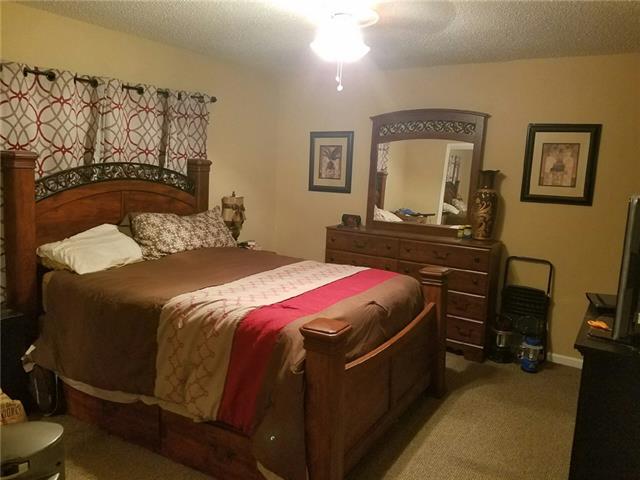For Sale: 146 S Crestwood Blvd Desoto, TX 75115