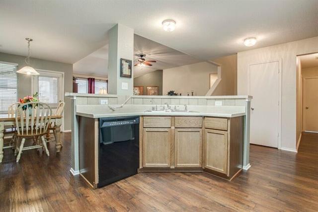 For Sale: 1028 Grimes Dr Forney, TX 75126