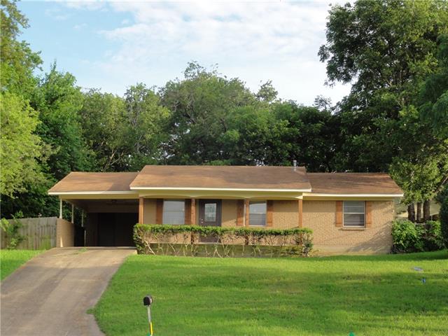 For Sale: 607 Ed Hall Dr Kaufman, TX 75142