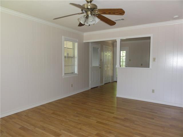 For Sale: 607 Ed Hall Dr Kaufman, TX 75142