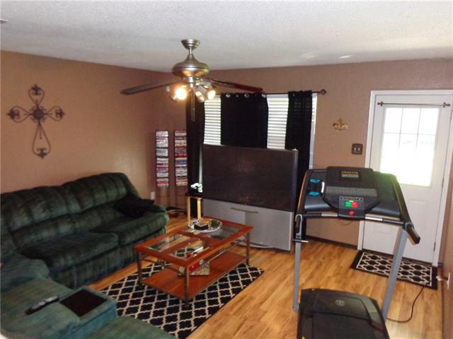 109 Live Oak Ln