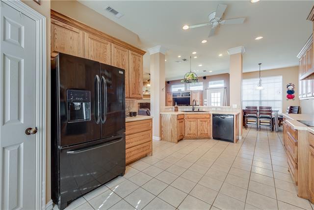 708 W Hubbard Rd