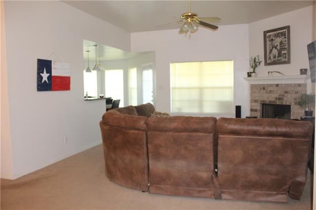 For Sale: 240 Country Meadows Dr Waxahachie, TX 75165