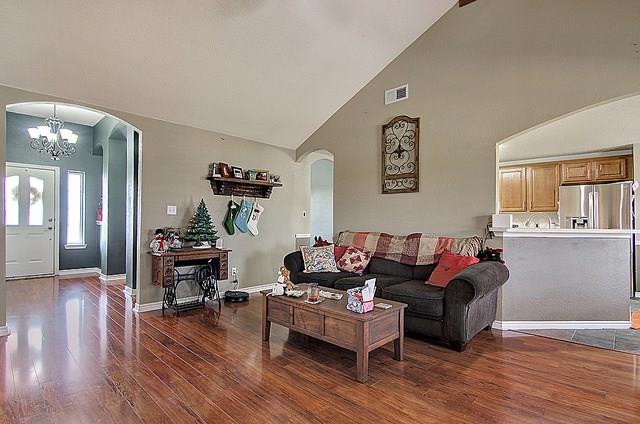 4144 Lucy Cir