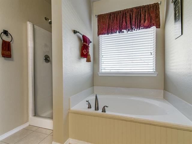 2915 Marsha Ln