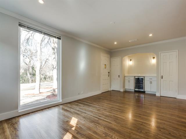 1230 Elmwood Blvd