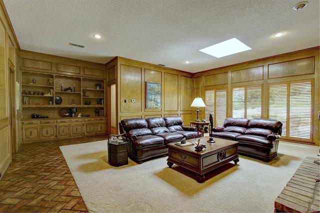For Sale: 9321 Moss Haven Dr Dallas, TX 75231