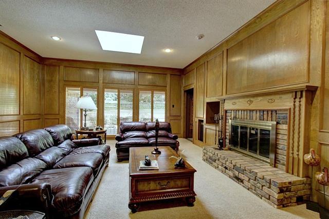 For Sale: 9321 Moss Haven Dr Dallas, TX 75231