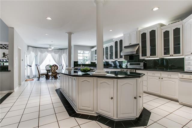 9709 Stone River Cir