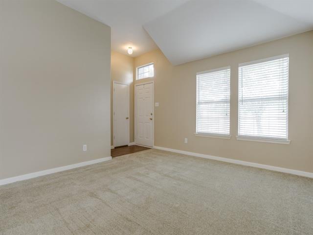 5923 Fox Point Trl