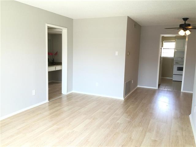 For Sale: 7961 Cliffbrook Dr #APT 210 Dallas, TX 75254