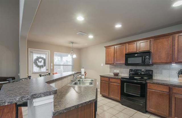 For Sale: 2080 Meadow Park Dr Princeton, TX 75407