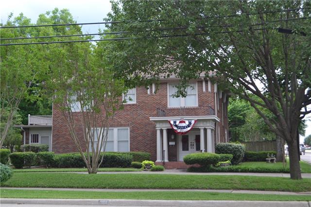 For Sale: 304 E 9th St Bonham, TX 75418