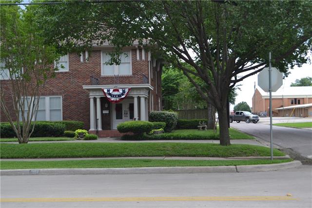 For Sale: 304 E 9th St Bonham, TX 75418