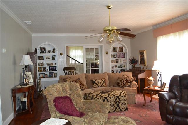 For Sale: 304 E 9th St Bonham, TX 75418