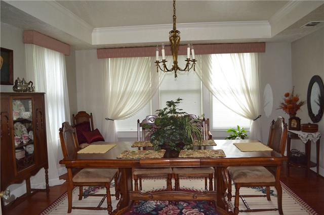 For Sale: 304 E 9th St Bonham, TX 75418
