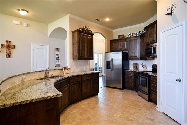 For Sale: 3411 Walnut Ln Melissa, TX 75454