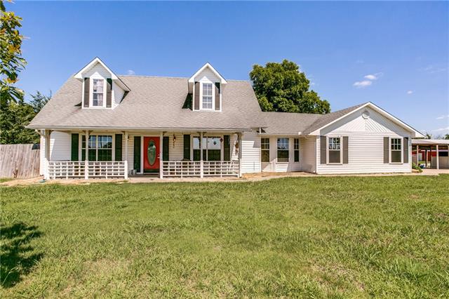 For Sale: 322 Bear Rd Van Alstyne, TX 75495