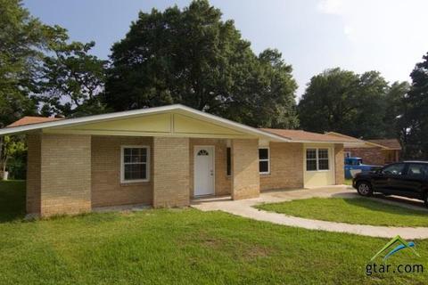 704 W Oakwood