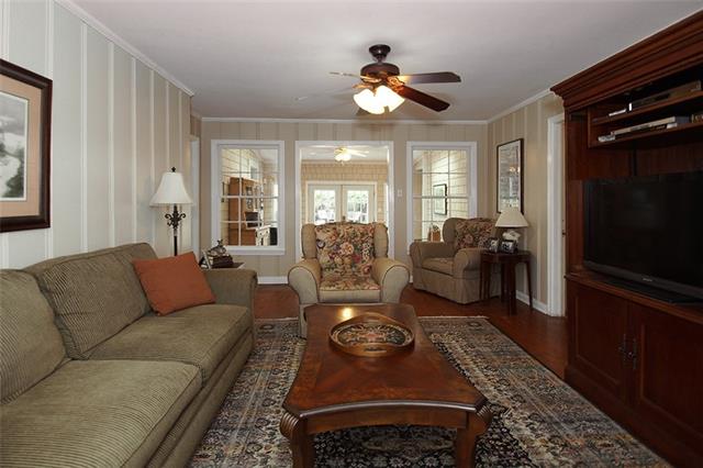 For Sale: 517 W 2nd St Tyler, TX 75701