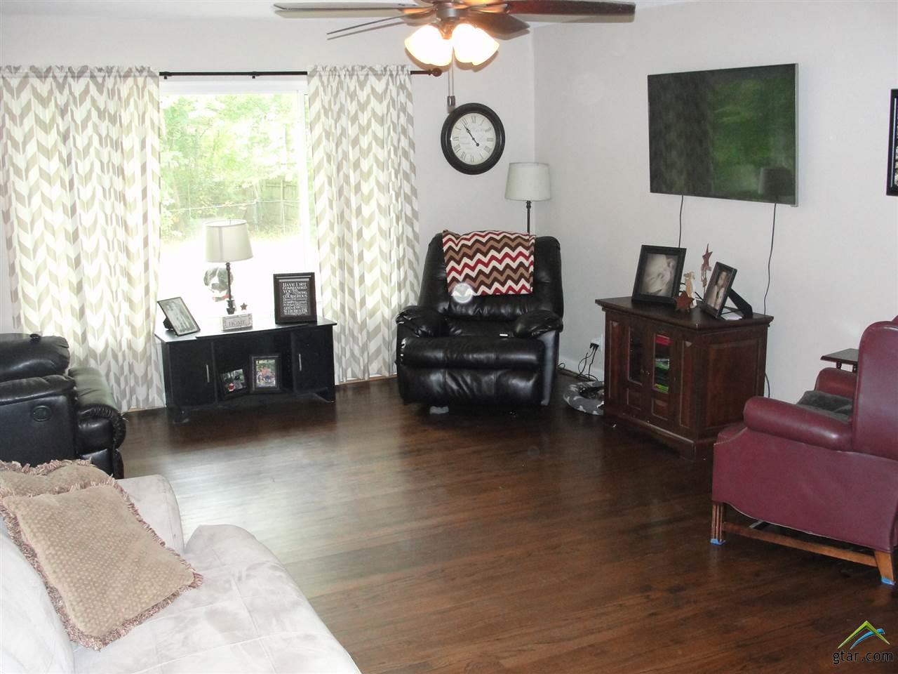 2822 Brentwood Dr