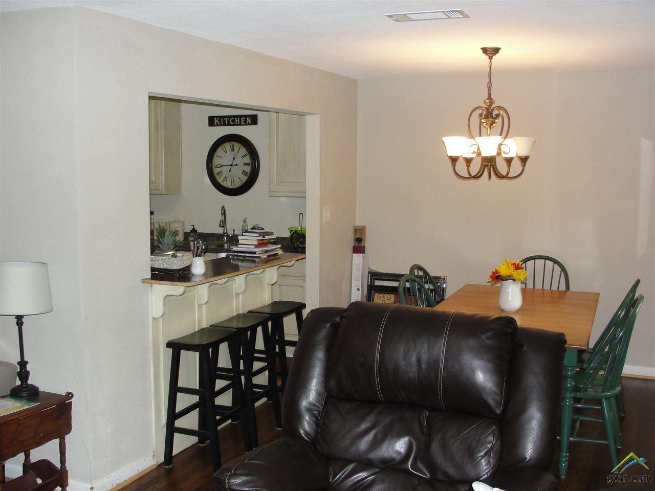 2822 Brentwood Dr