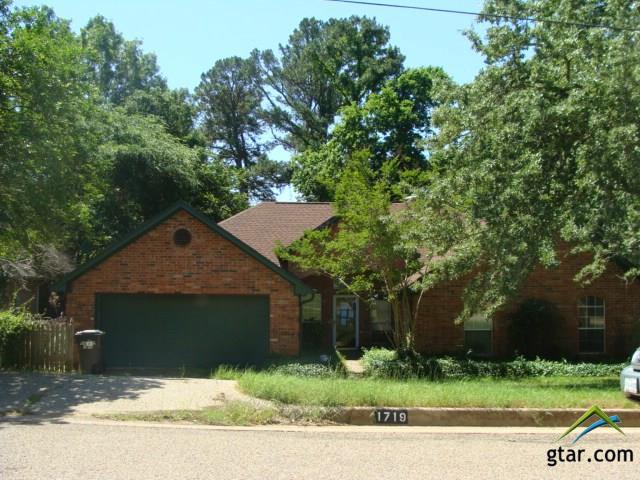 1719 Bearwood Ln