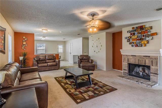 For Sale: 1014 Mazourka Dr Arlington, TX 76001