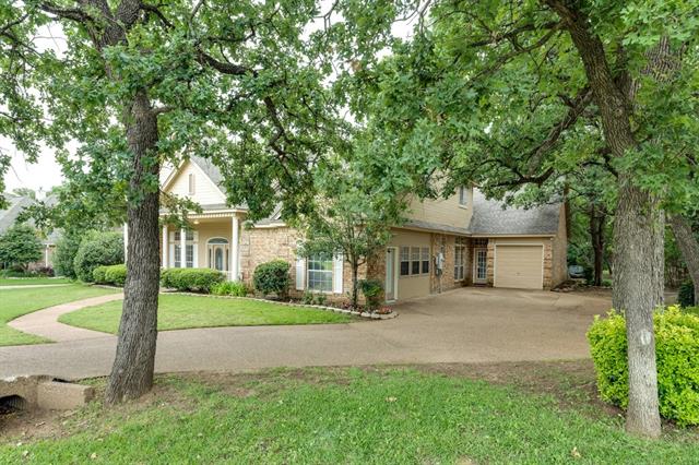 For Sale: 2716 S Shady Ln S Arlington, TX 76001