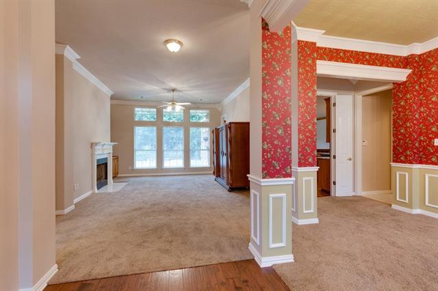 For Sale: 2716 S Shady Ln S Arlington, TX 76001