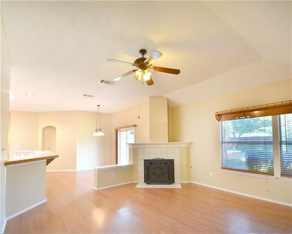 For Sale: 216 Mentor Dr Arlington, TX 76002