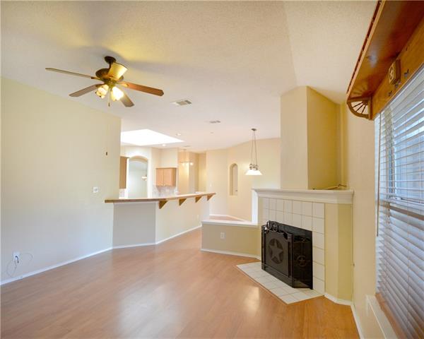 For Sale: 216 Mentor Dr Arlington, TX 76002