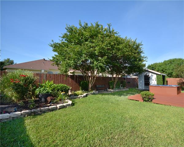 For Sale: 216 Mentor Dr Arlington, TX 76002