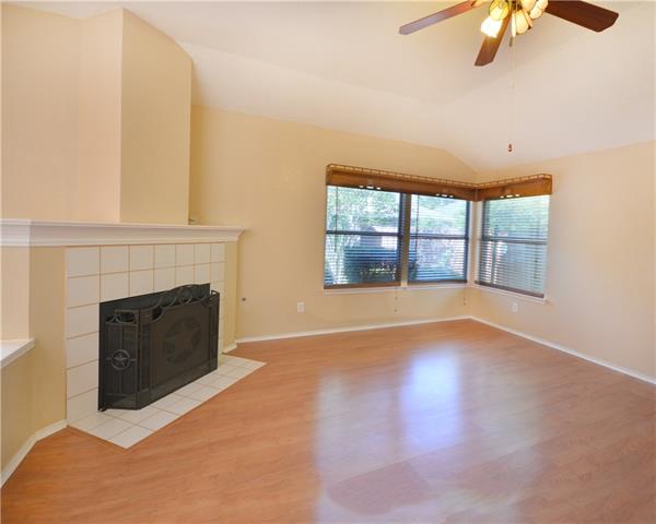 For Sale: 216 Mentor Dr Arlington, TX 76002