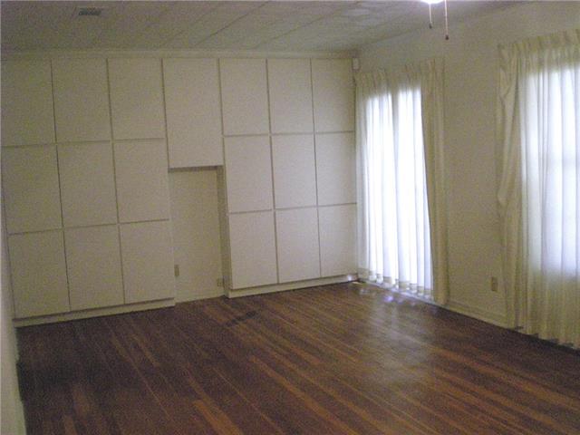 500 S Elm St