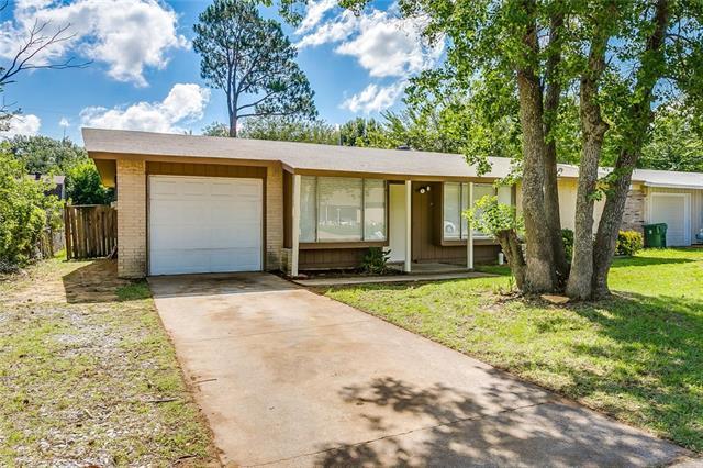 2704 Hardy Pl