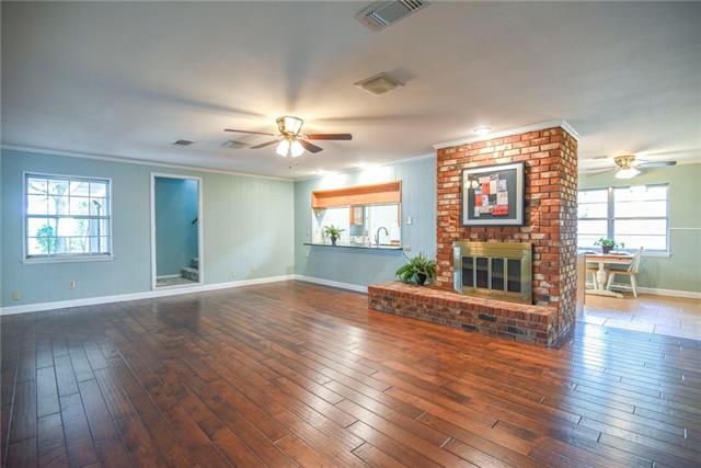 1703 Parkcrest Ter