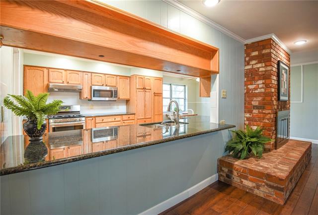 1703 Parkcrest Ter