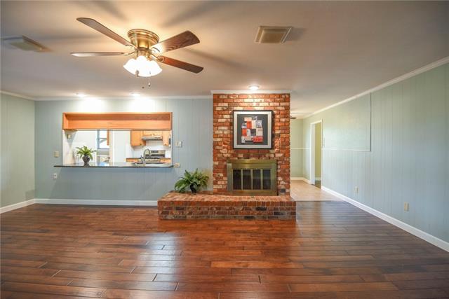 1703 Parkcrest Ter