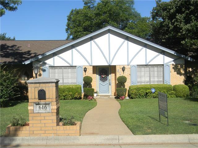 607 Clover Park Dr